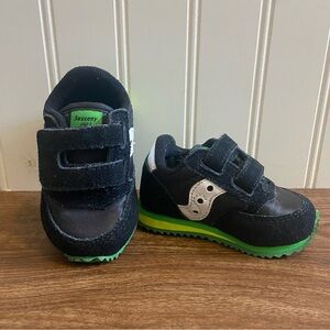 Saucony Jazz Low Pro Baby Crib Shoe Sneaker Hook & Loop Black Green Size 2